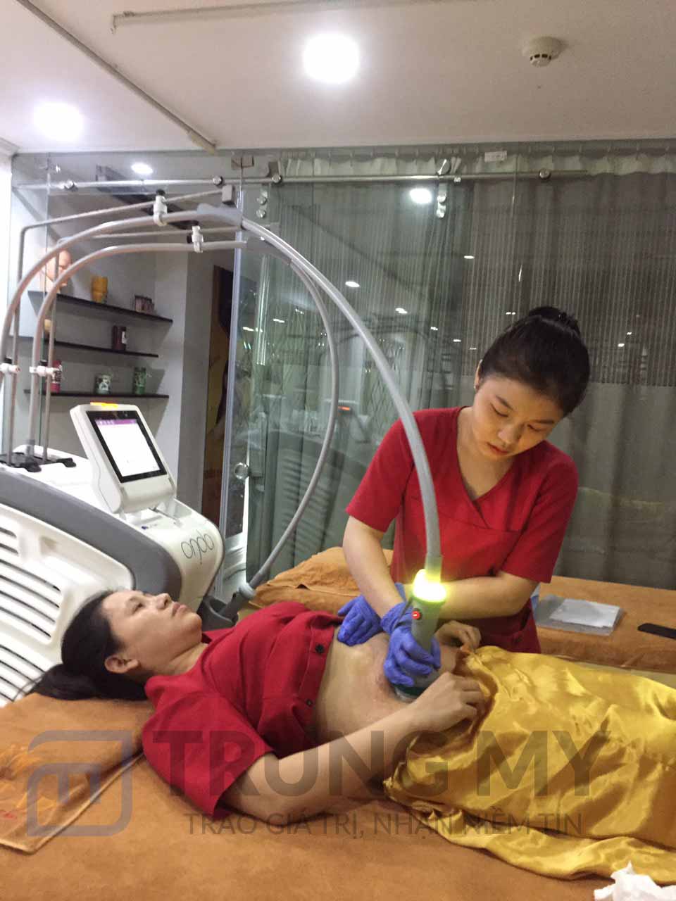 CA ĐIỀU TRỊ BẰNG MÁY GIẢM BÉO ONDA